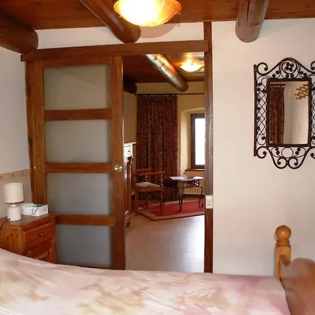 Le Trianon, Verbouwde Authentieke Voormalige Boerderij 펜션 *