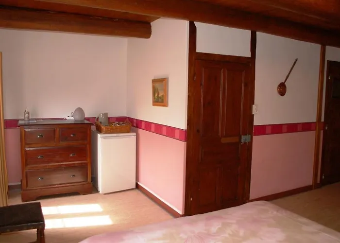 Hébergement de vacances Le Trianon, Verbouwde Authentieke Voormalige Boerderij Saint-Didier-sur-Doulon